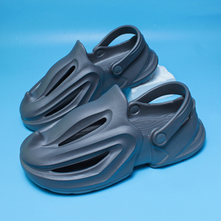 Wholesale EVA Clogs Fashion Garden Shoes for Men And Women Foam Rubber Shoes Unisex Side Beach Slippers Classic Garden Clogs