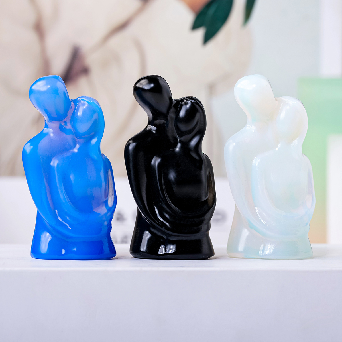 1PC Natural Crystal Stone Embrace Couple Obsidian Carving Home Decor Desktop Ornament Valentine Craftwork Gift