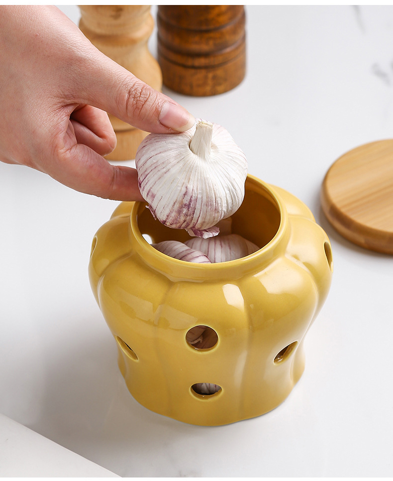 Ceramic Garlic Ginger Jars Wooden Lid Refined Storage Tank Candles Jars Home Kitchen Solid Color Organizer Box Storage Container