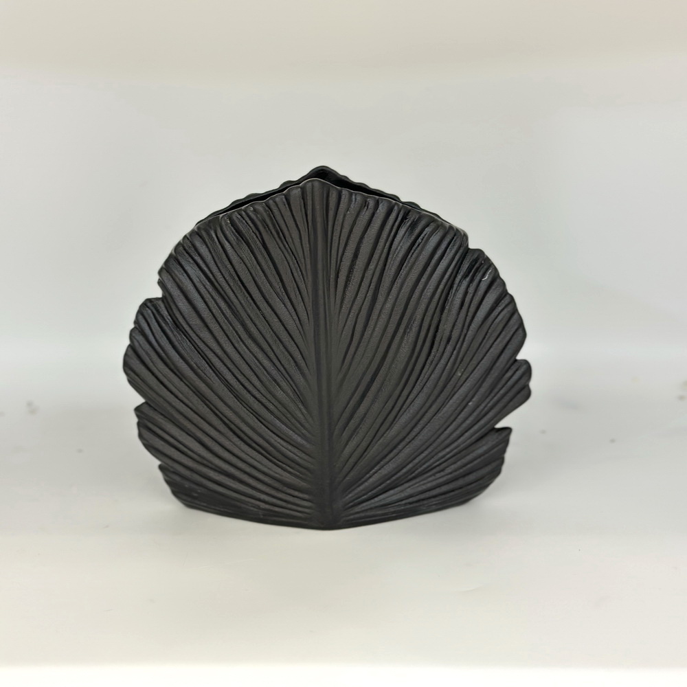 Nordic Black Modern Ceramic Vase, with A Simple Design, Suitable As A Floral Container for Home Decoration, Office Or Dining Table Era
