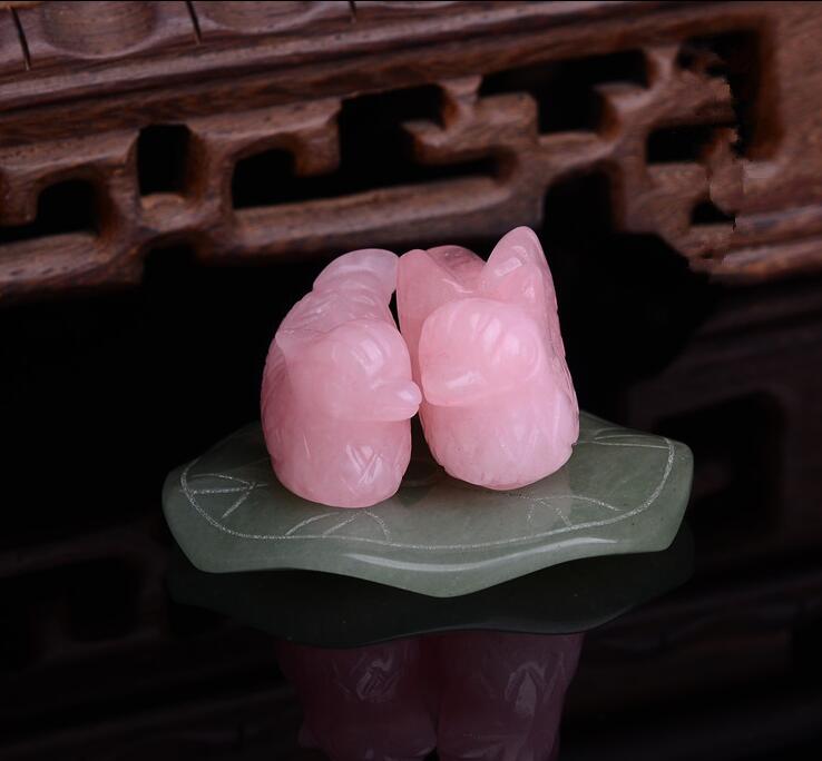 1 Set Rose Quartz Mandarin Duck Natural Stone Carved Lover Symbolize Figurine Green Stand