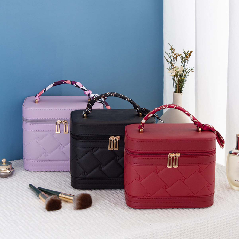 New diamond check embroidered thread makeup bag styling portable makeup box cosmetics storage box with a high sense of hand gift