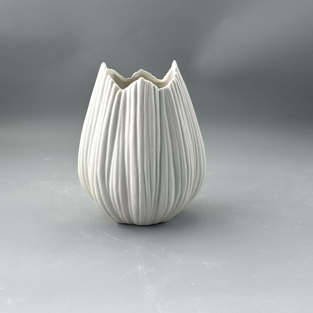 Modern Nordic Ins White Matte Ceramic Vase 1pc Acceptable Small Floral Design Porcelain Home Decor Flower Vase for Wedding