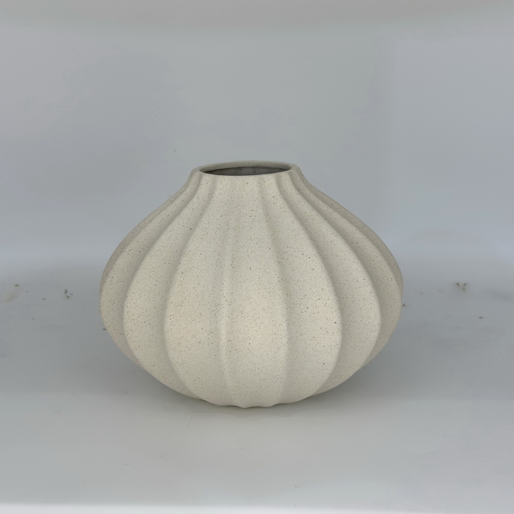 Nordic Modern Ceramic Vase Simple Design Face Ornament for Home Decor Office Or Dining Table Age-Appropriate Flower Container