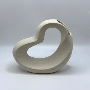 White Ceramic Vase Take A Prone Position Irregularity Flower Vase Hand-made Ornaments Floral Arrangement Accessories