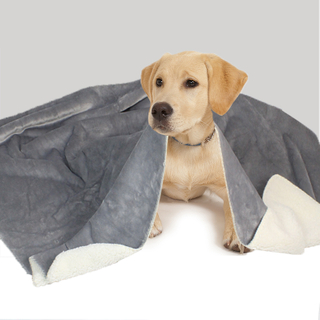 Wholesale Soft Cozy Sherpa Fleece Machine Washable Waterproof Pet Dog Blanket For Protects Couch Chairs