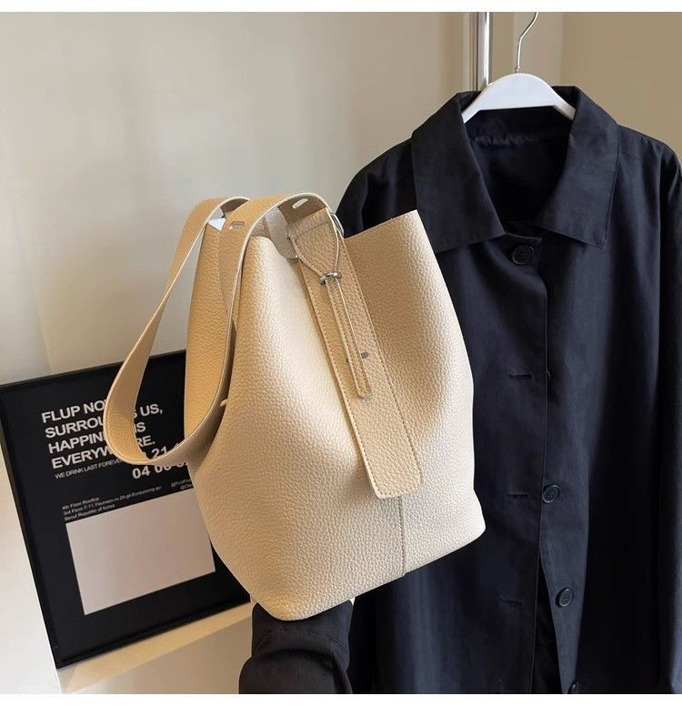 Large Capacity Female New Fashion 100 Shoulder Crossbody Bag Popular Network Red Explosive Bucket Bag Tote Purse