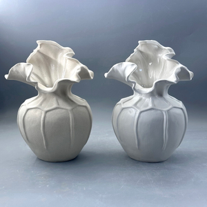 2025 Nordic Decoration White Clay Pottery Flower Minimalistic Small Bud for Shelf Home Decor Modern Minimalist Ceramic Vase