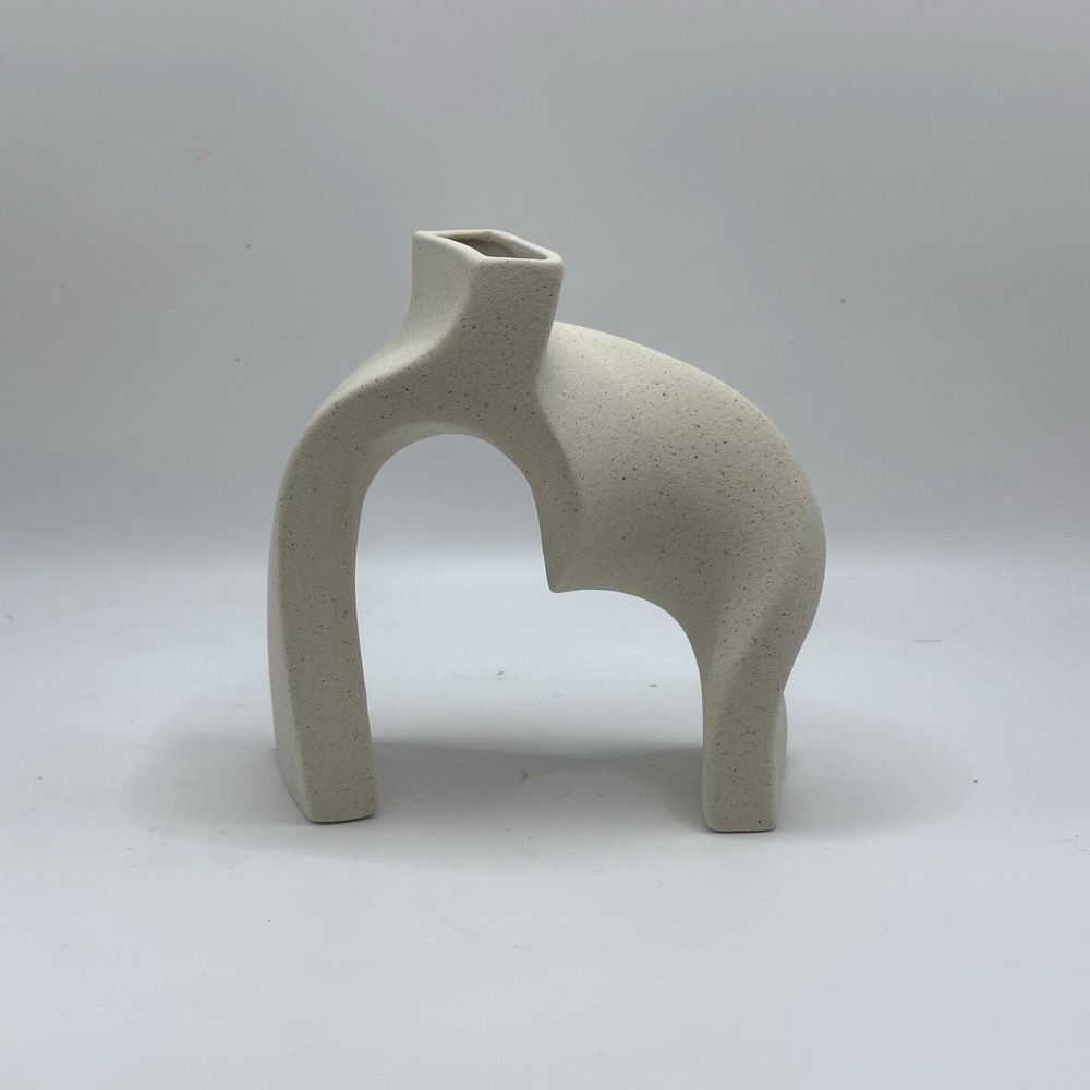 White Ceramic Vase Take A Prone Position Irregularity Flower Vase Hand-made Ornaments Floral Arrangement Accessories