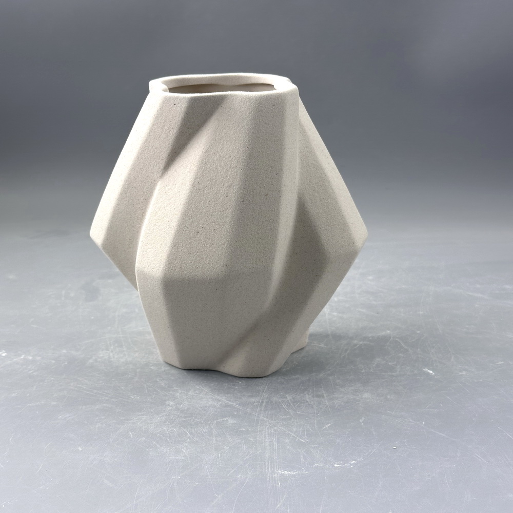 Nordic Style White Ceramic Vase Modern Minimalist Porcelain Flower Vases Decorative Pottery for Home Decor 