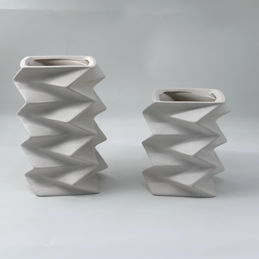Simple Wholesale Custom Luxury Conical Vertical Texture Hotel Home Decoration Ceramic Vase Ornaments