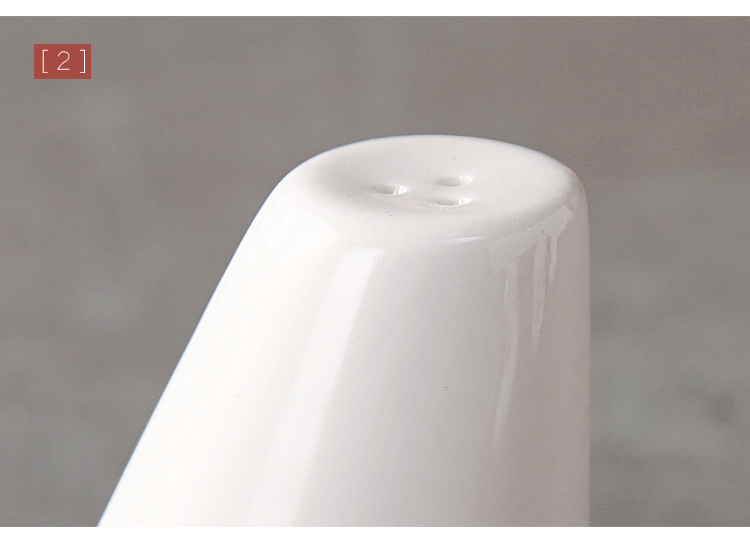 2Pcs Ceramic Spice Jar Can White Seasoning Bottle Salt Pepper Holder Shakers Spice Container Pot BBQ Condiment Kitchen Storage