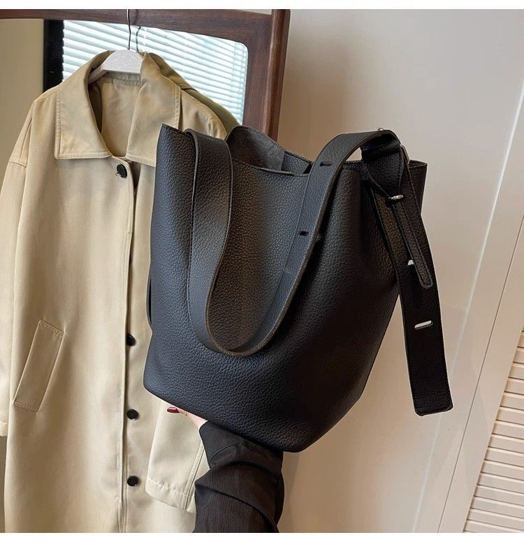 Large Capacity Female New Fashion 100 Shoulder Crossbody Bag Popular Network Red Explosive Bucket Bag Tote Purse