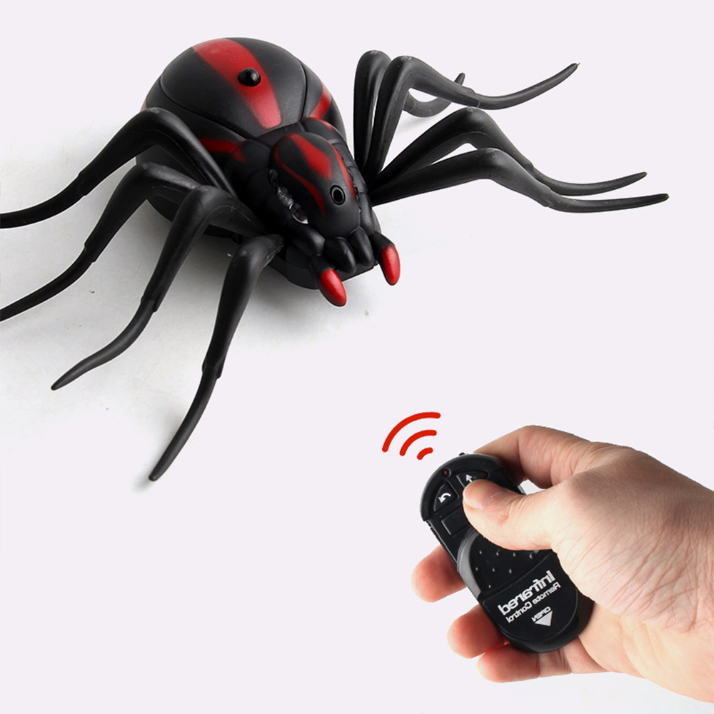 Trick Toys Infrared Electric Spiders Cockroaches Realistic Models Induction Toys Halloween Horror Props Practical Jokes Insects