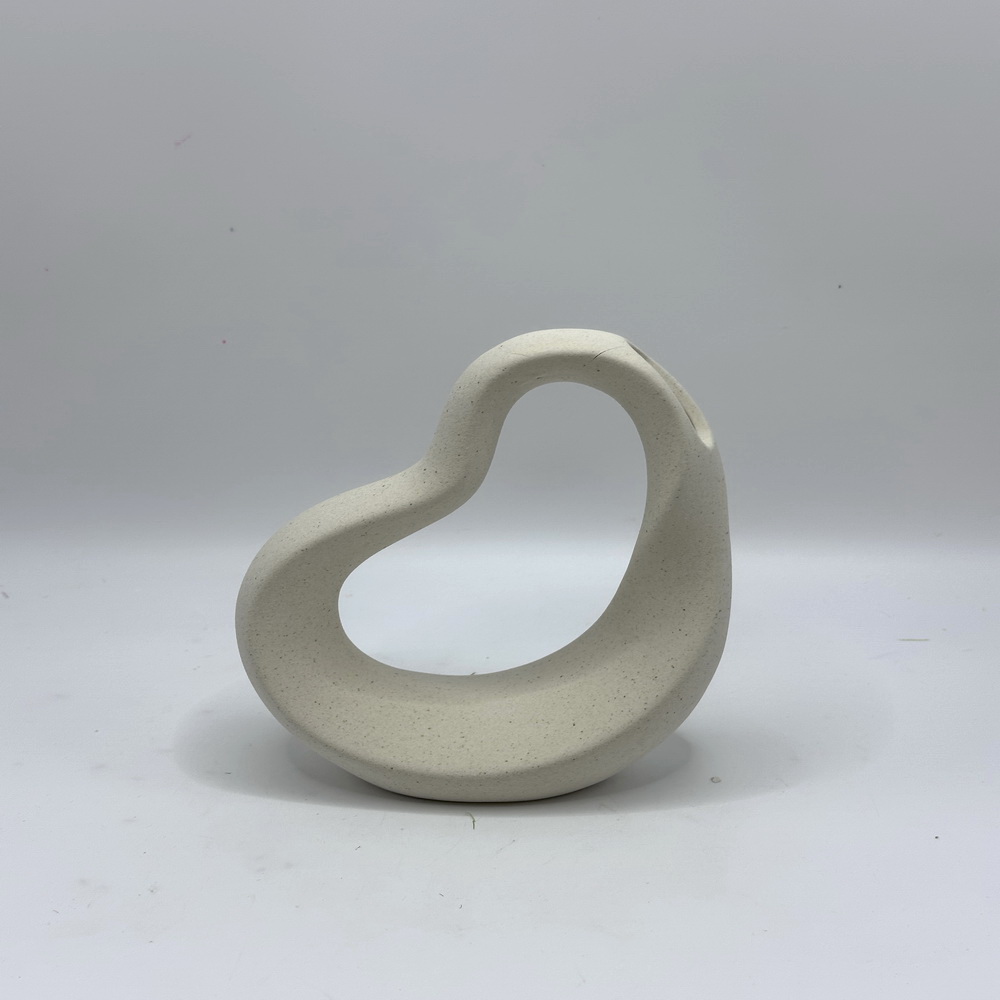 White Ceramic Vase Take A Prone Position Irregularity Flower Vase Hand-made Ornaments Floral Arrangement Accessories