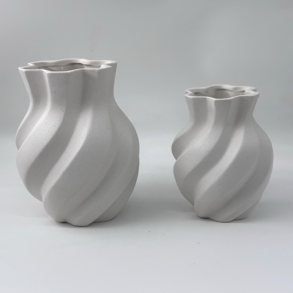 Wholesale Customized Modern Ceramic Vases Art Deco Nordic Luxury Styles Glass Porcelain Pottery Tabletop Vases for Weddings