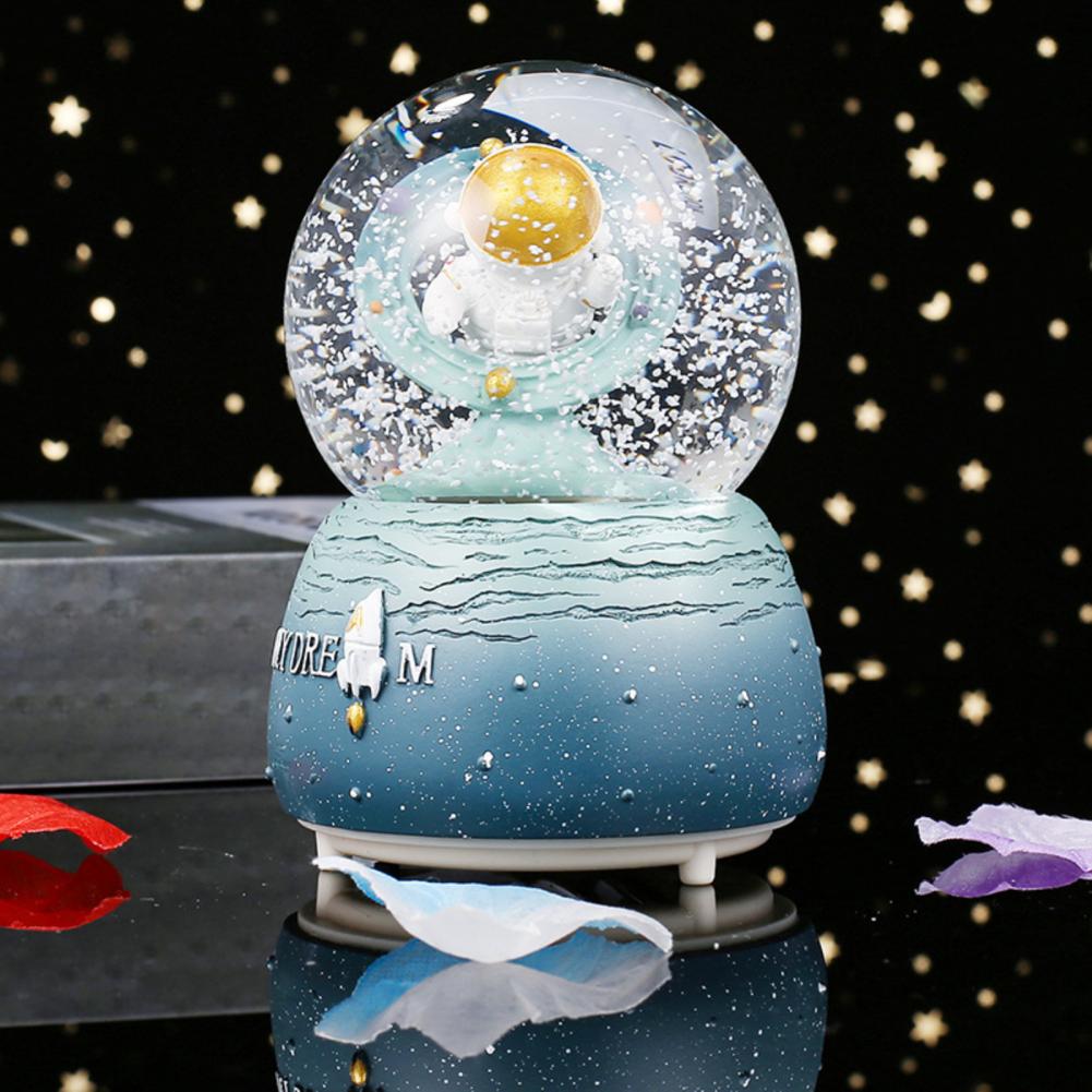 High Quality Snow Globe Fashion Good Sealing Realistic Shape Space Astronaut Faux Crystal Ball