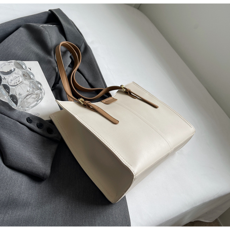 Simple New Shoulder Women's Bag Large Capacity Fashion Simple Texture Underarm Large Bag Women's Niche Commuter Tote Bag