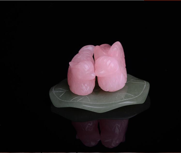 1 Set Rose Quartz Mandarin Duck Natural Stone Carved Lover Symbolize Figurine Green Stand