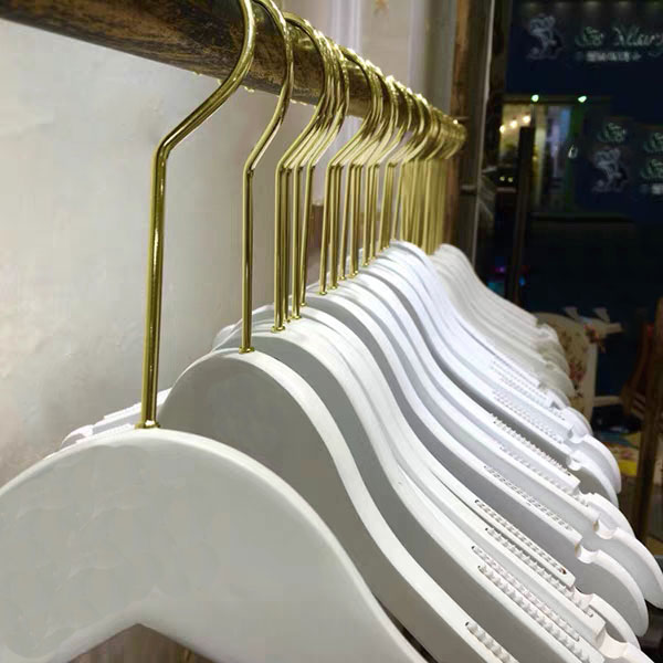 Customized Gold Hook Coat Hanger Wholesale Luxury White Wood Hanger For Cloth Adult Logo Clothing Display Wooden Laundry Hangers