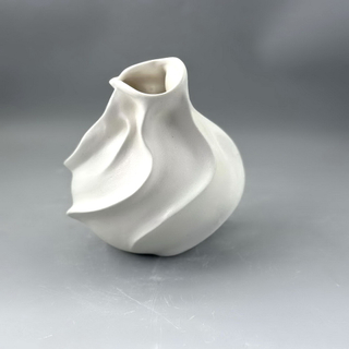 High-End Nordic Ceramic Vase Modern Home Decor Top-Table Ornament for Living Room Cute Design Style Wedding Flower Arrangements