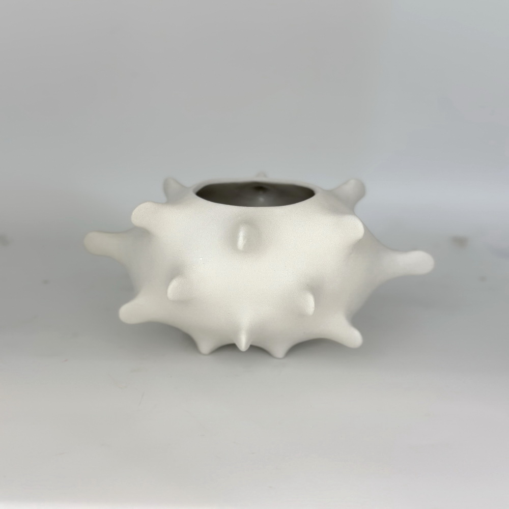 Nordic Modern Ceramic Vase Simple Design Face Ornament for Home Decor Office Or Dining Table Age-Appropriate Flower Container