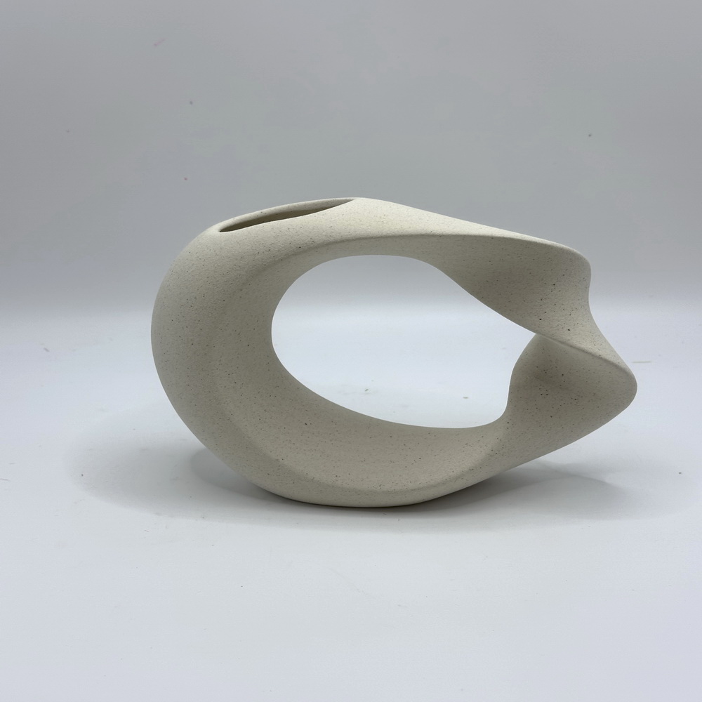 White Ceramic Vase Take A Prone Position Irregularity Flower Vase Hand-made Ornaments Floral Arrangement Accessories