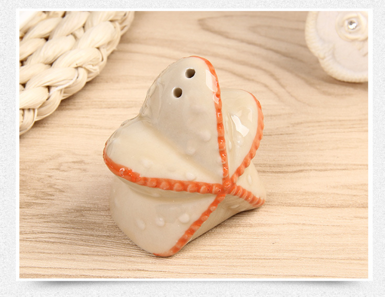 European Cartoon Starfish Ceramic Creative Seasoning Jar Household Kitchen Supplies Salt And Pepper Shaker Pair Gift Box