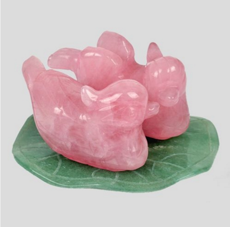 1 Set Rose Quartz Mandarin Duck Natural Stone Carved Lover Symbolize Figurine Green Stand