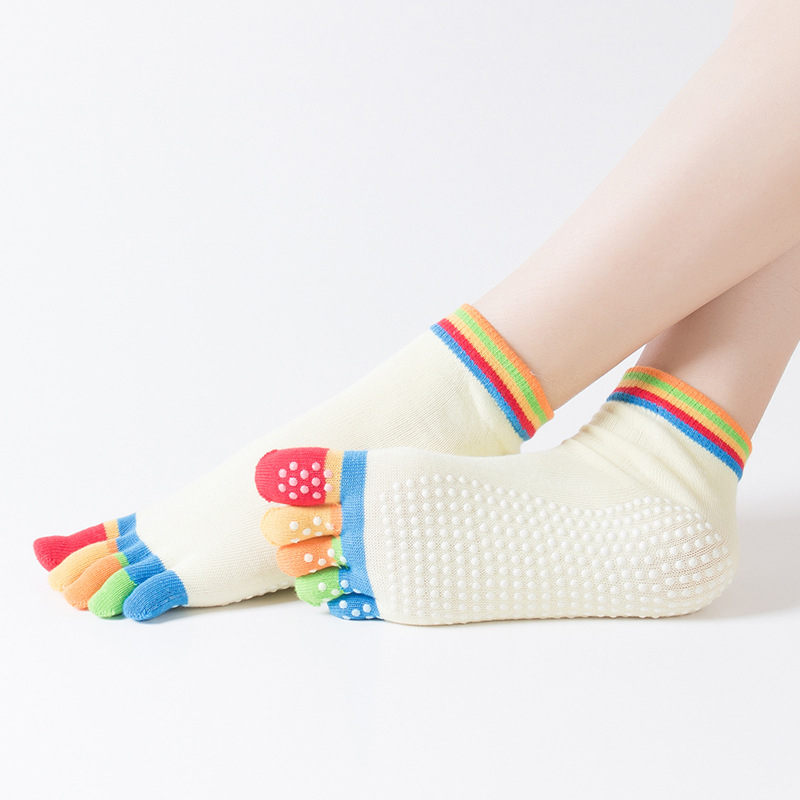 2023 New Arrival Yoga Socks for Women Non-Slip Grips &amp; Straps Pilates Barre Breathable Sports Sock Dance Ballet Socks Slippers