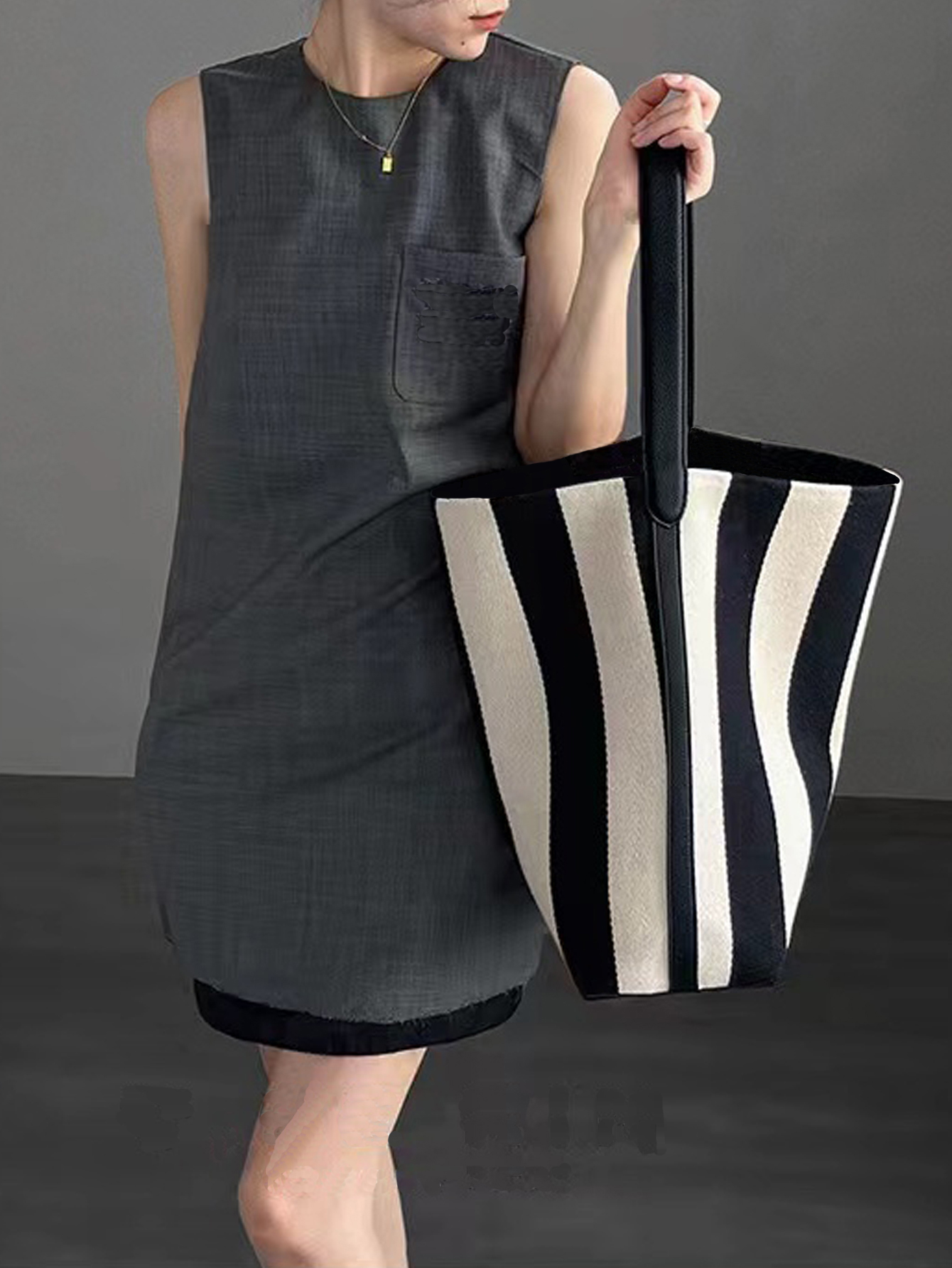Niche Striped Canvas Bucket Bag for Women, Large Capacity Lazy Style Commuting Tote Bag,2024 New Single Shoulder Large Bag Trend