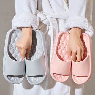2024 Women New Styles Summer Fashion Leather Flat Slippers Women Sandals Non-Slip Soft Bottom Comfortable Slippers For Women