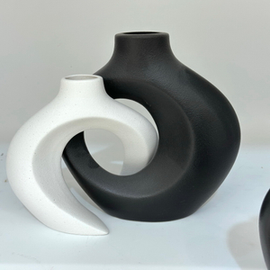 Nordic Modern Ceramic Vase Simple Design Face Ornament for Home Decor Office Or Dining Table Age-Appropriate Flower Container