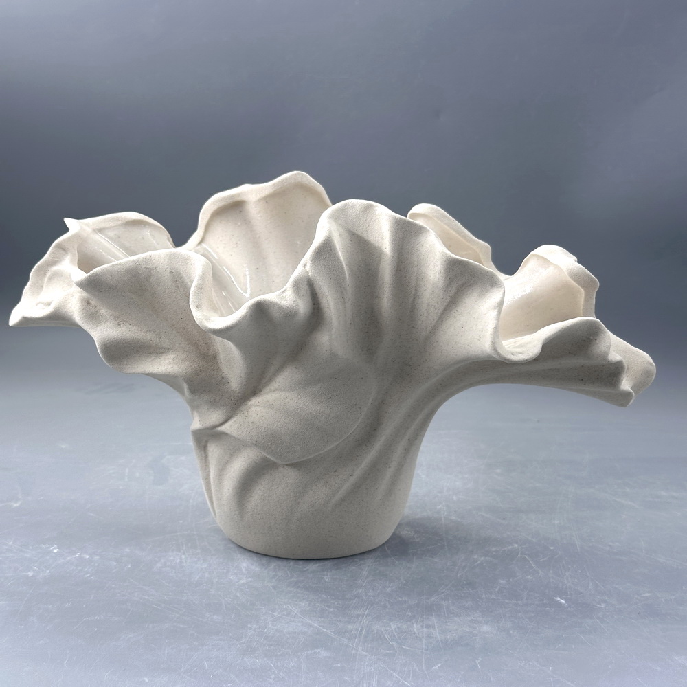 Nordic Style White Ceramic Vase Modern Minimalist Porcelain Flower Vases Decorative Pottery for Home Decor 