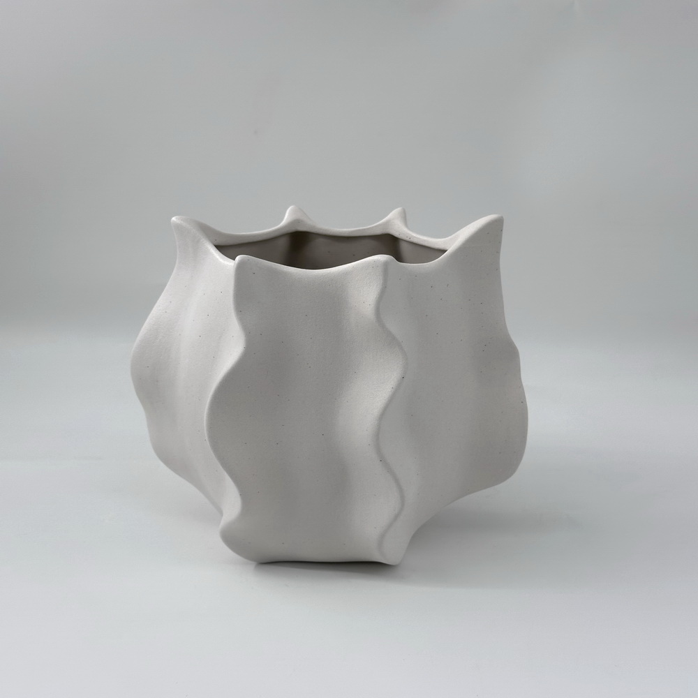 Creative Twisted Line Shape Home Decorative Matte Flower Ceramic Vase ﻿