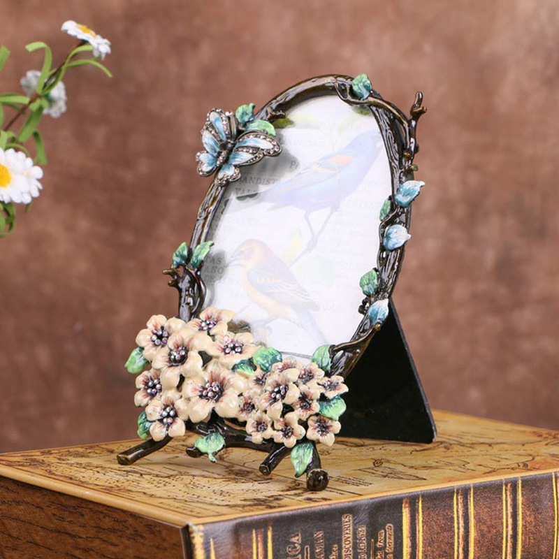 Supply Custom Fashional Zinc Alloy Photo Frame at Factory Price