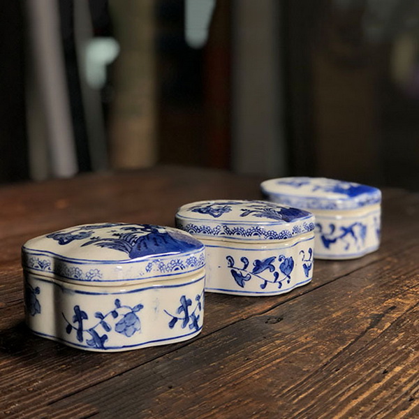 Ceramic Trinket Box Handpaint Porcelain Accessories Box